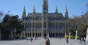 Sam and the dogs in front of the Rathaus.